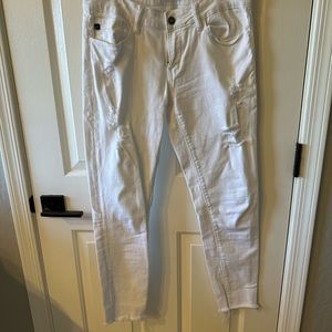 White distressed jeans